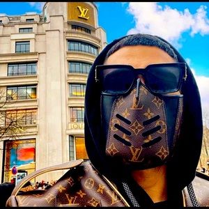 Millionaire glasses/ black and gold